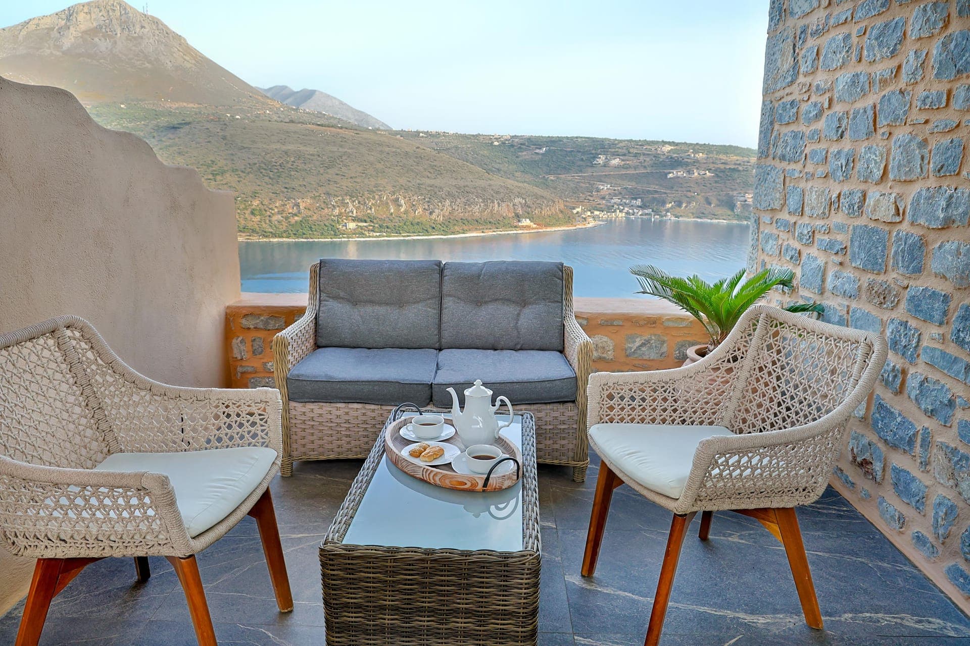 Akrolithi Guesthouse