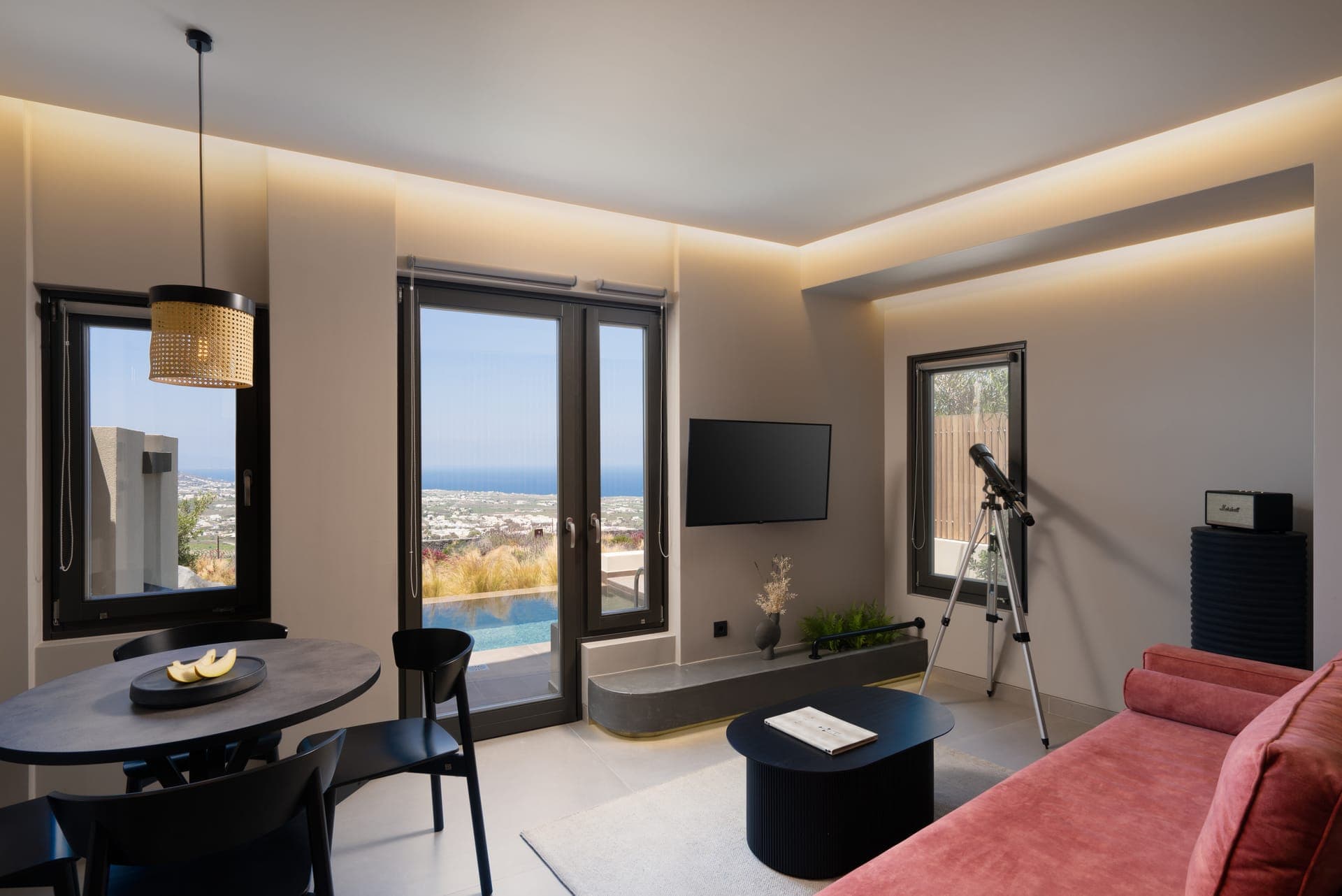 Apikia Santorini - Deluxe Suite with Private Pool and Caldera View