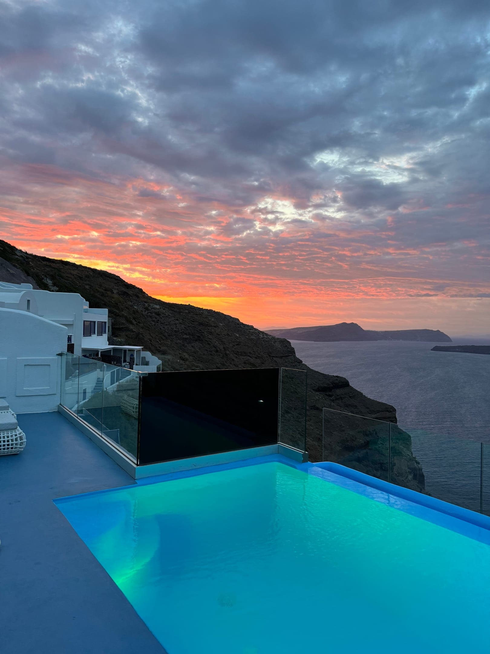Astarte suite with private infinity Pool