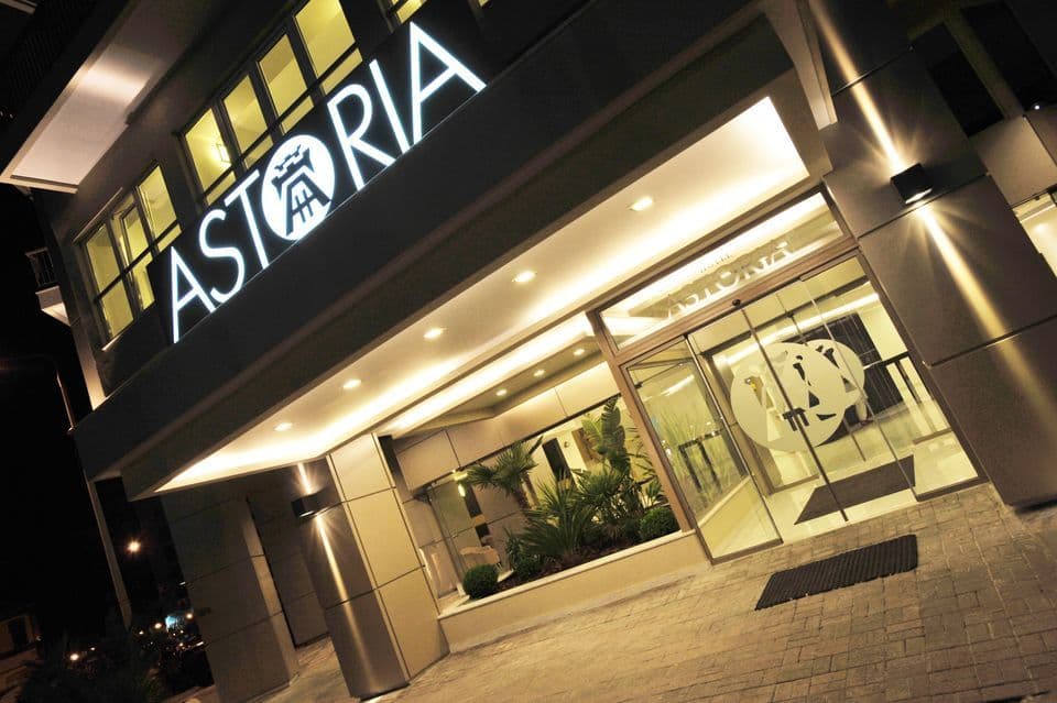 Astoria Hotel Thessaloniki boasts an incredible location in the heart of the vibrant city, offering guests unparalleled convenience and charm. Nestled just steps away from the bustling Aristotelous Square and the scenic waterfront, the hotel provides easy