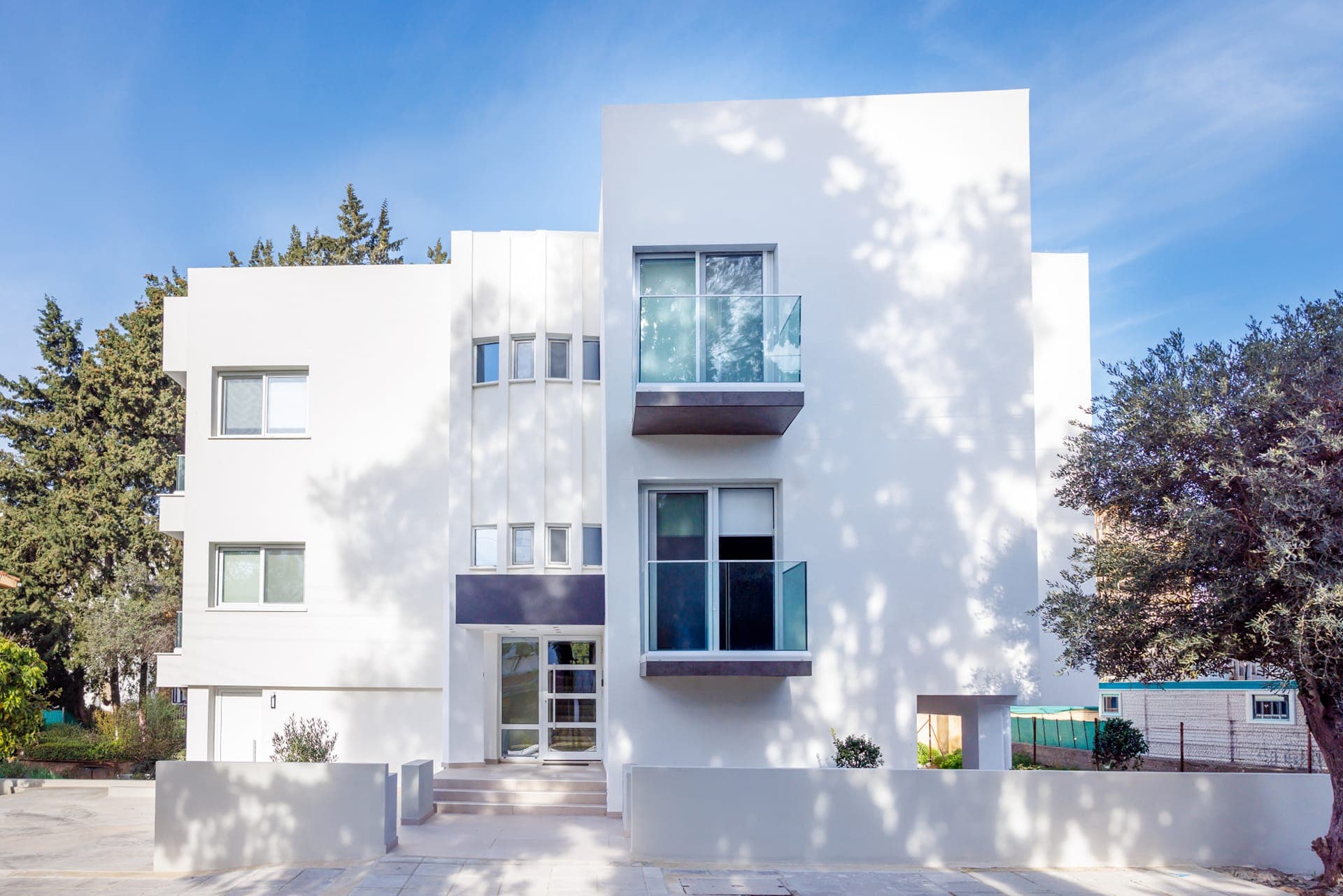 Be & Bee Apartments