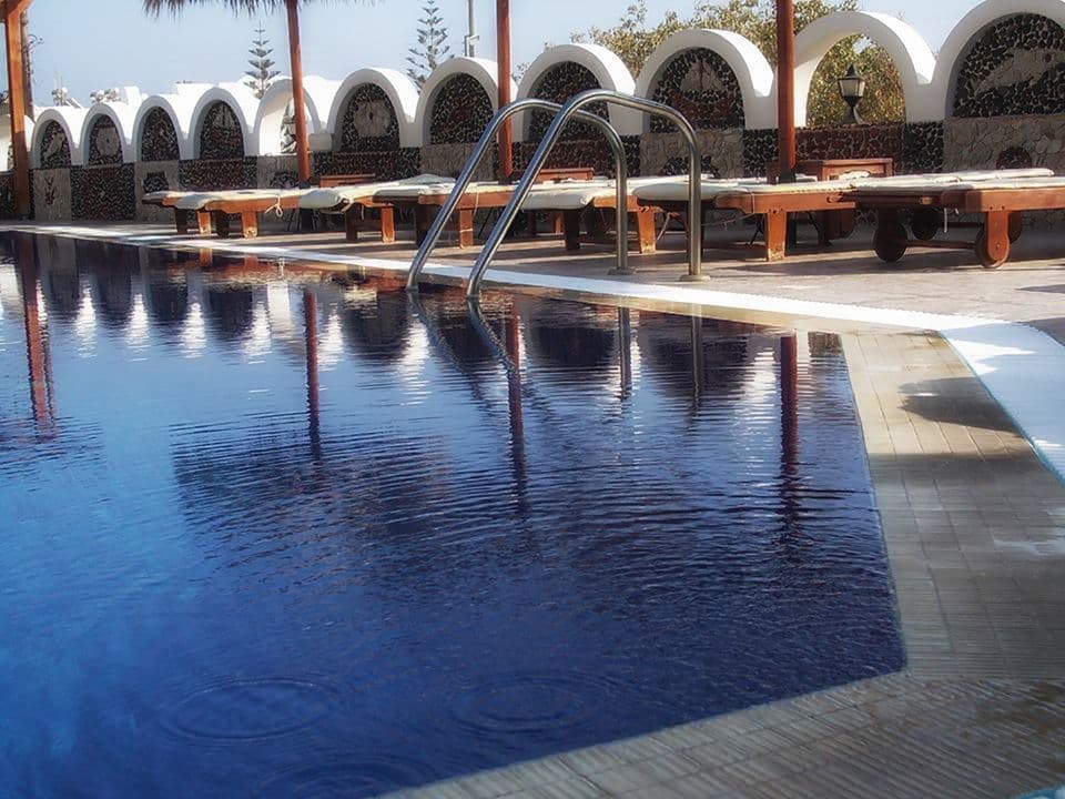 Black Sand Apartments Santorini