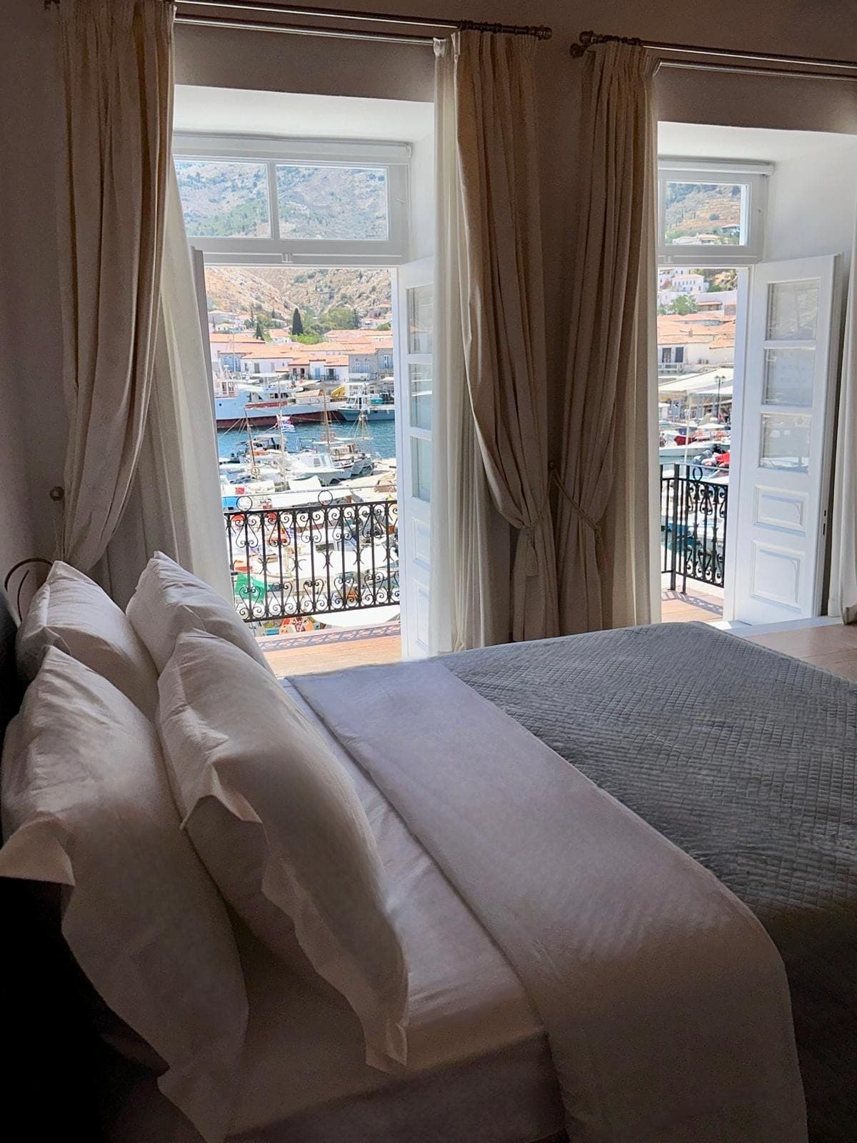 Douskos Exclusive Property