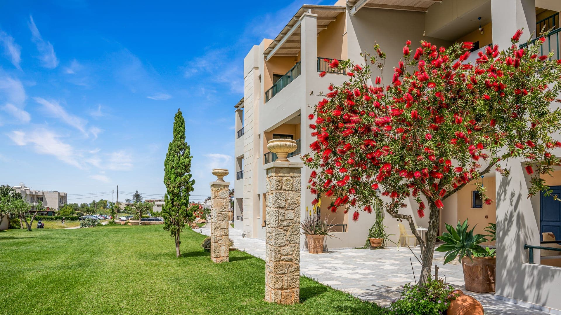 PRIVATE BALCONIES WITH GARDEN VIEW