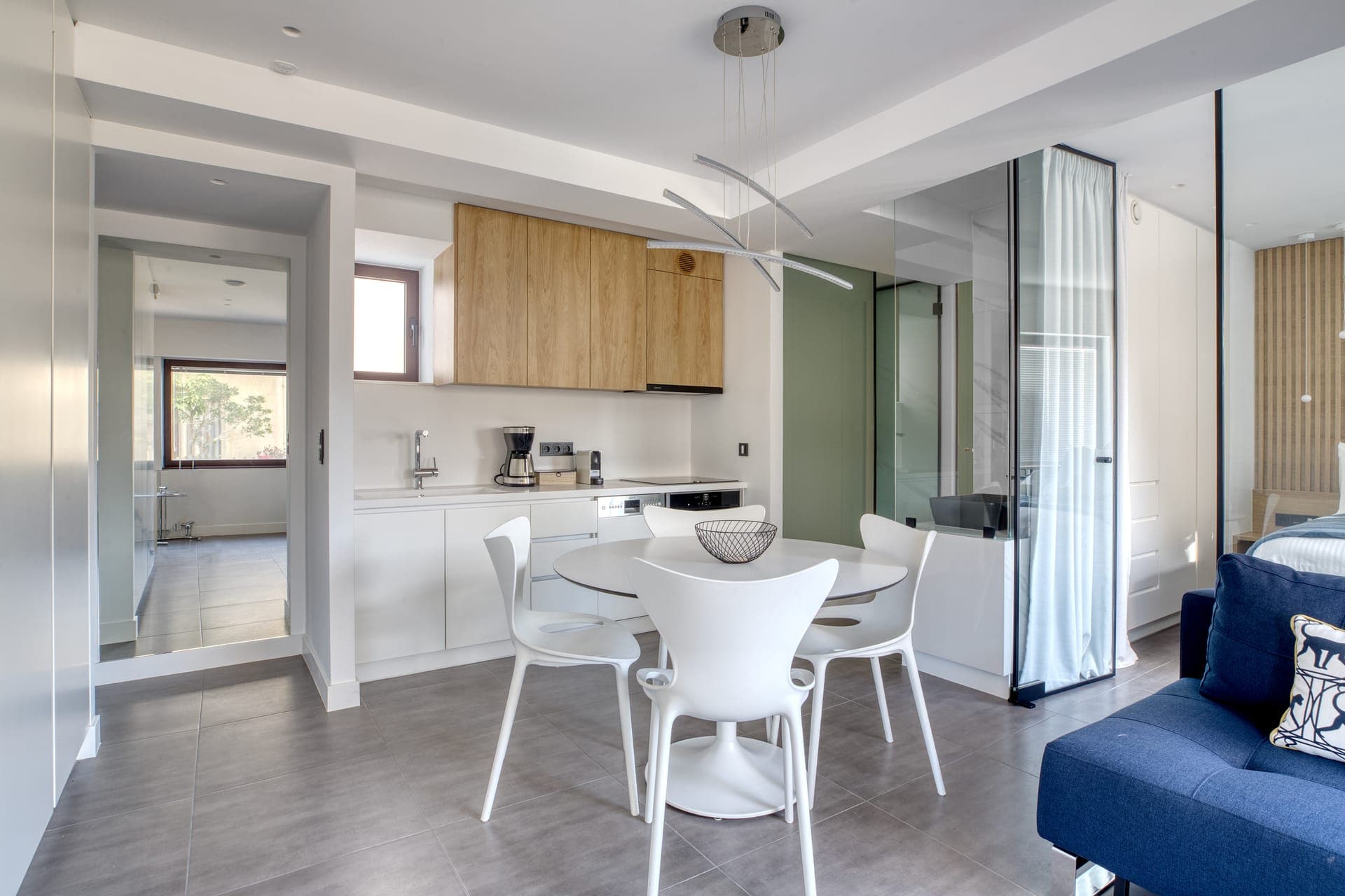 Kitchen or Kitchenette, Living room, Photo of the whole room, Sitting area, Dining area, Oven, Stovetop