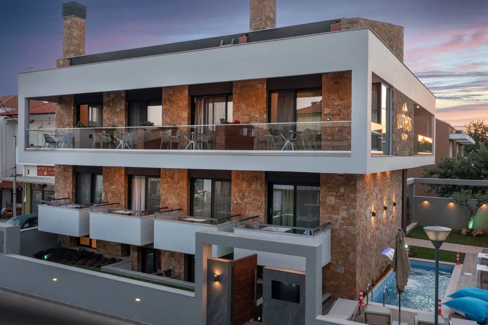 Lithos Suites Nikiti