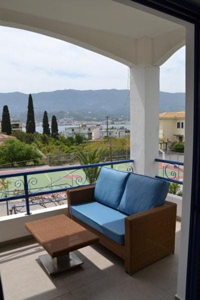 Valente Perlia Rooms Poros