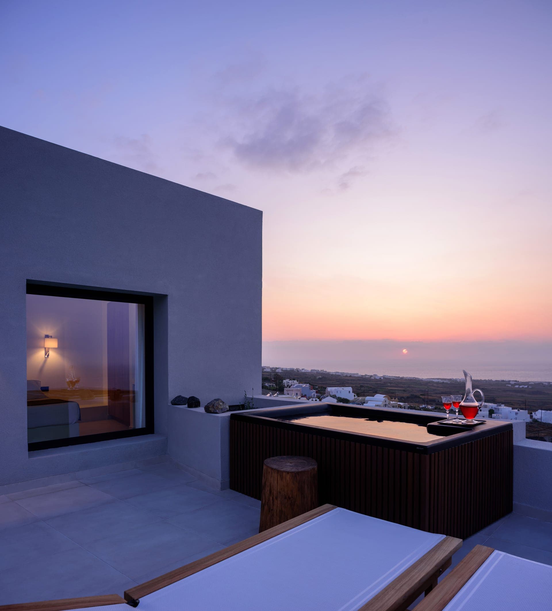 Ryolithos Suites