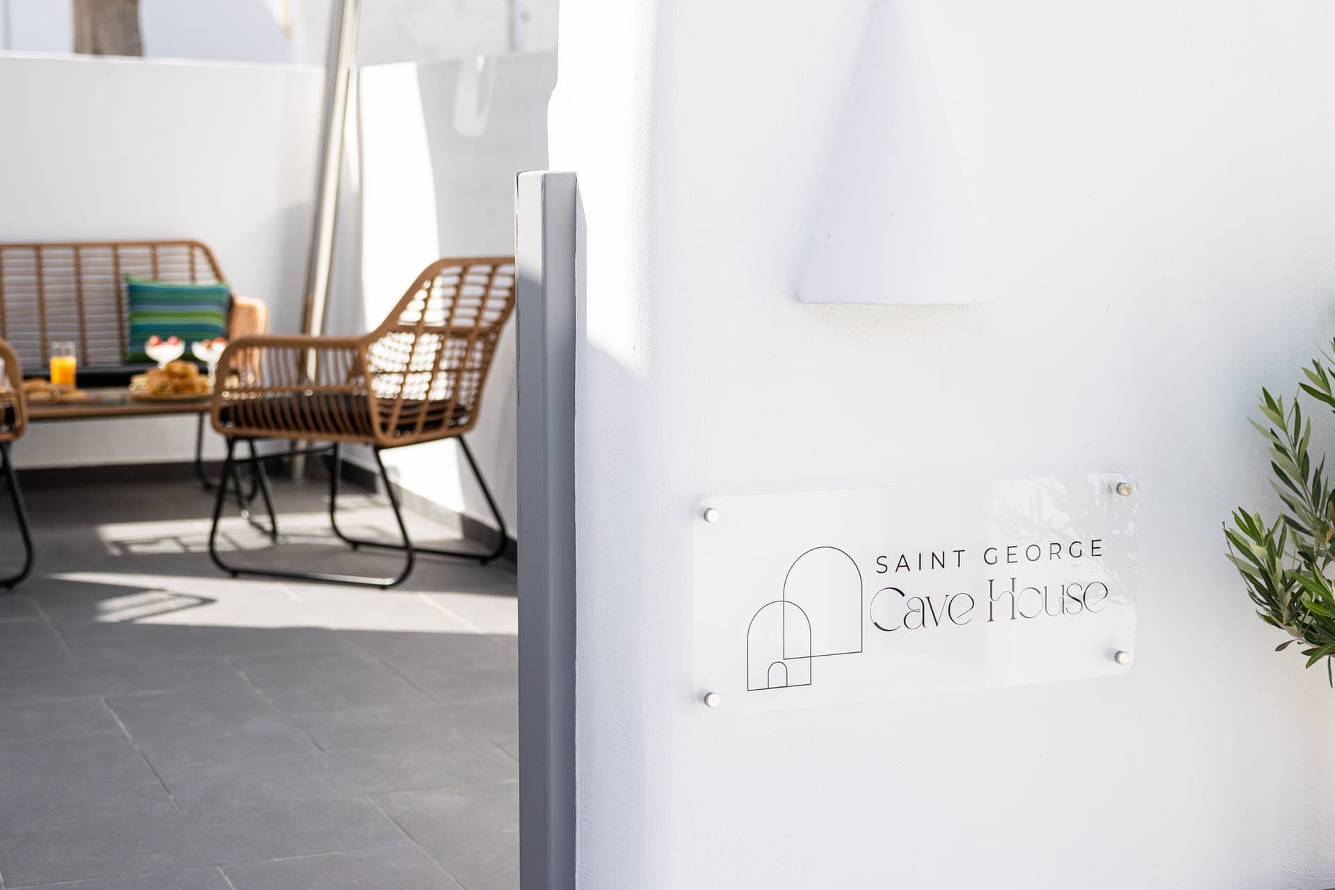 Saint George Cave House Santorini