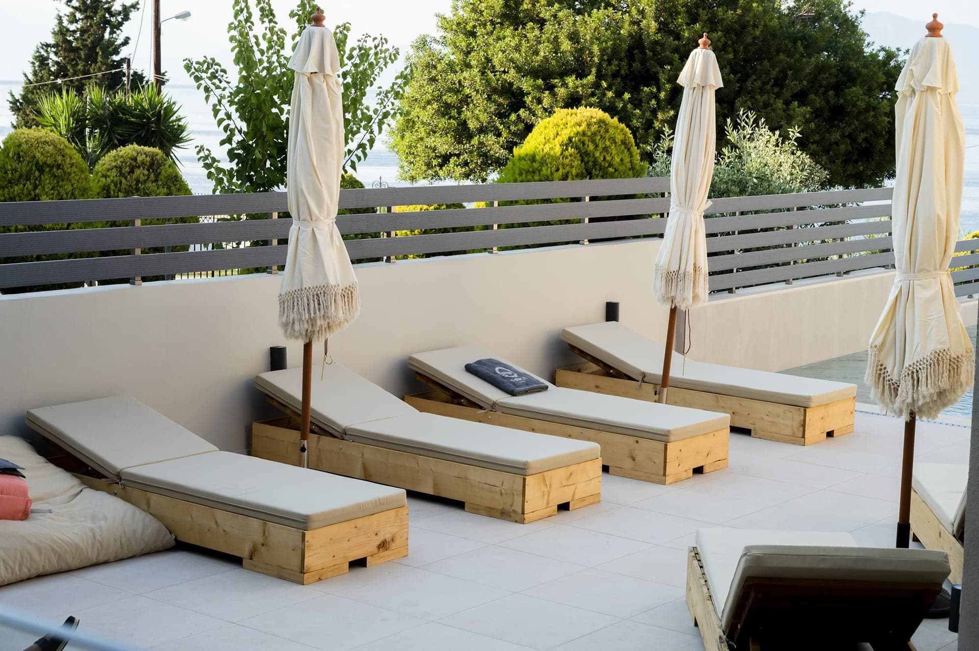 Theros Suites Korinthos