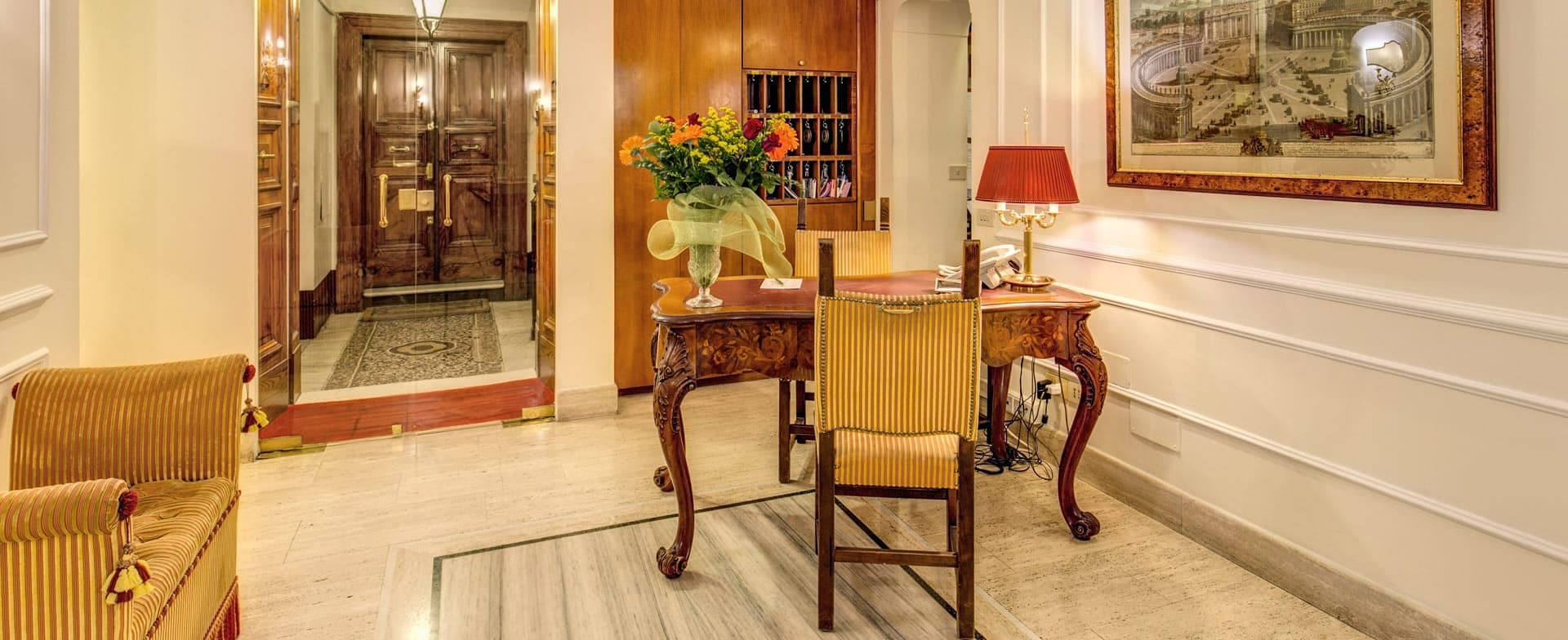 Via Napoli Apartments in Rome