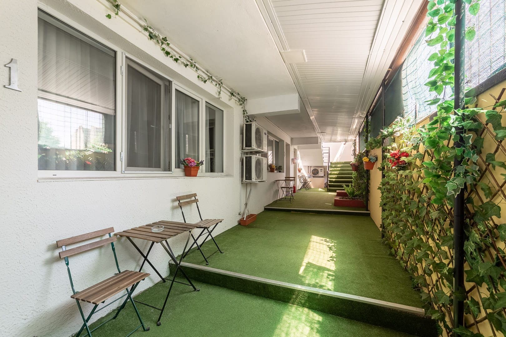 Downtown Victoria Studios by CityBookings