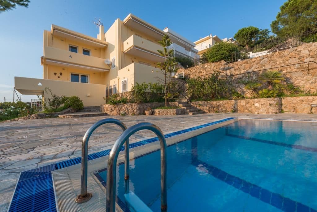 Villas in Sounio