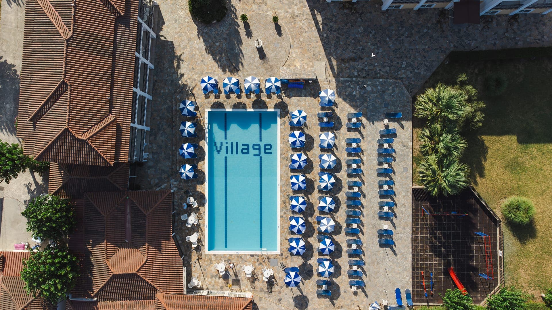 Village Inn Studios & Family Apartments