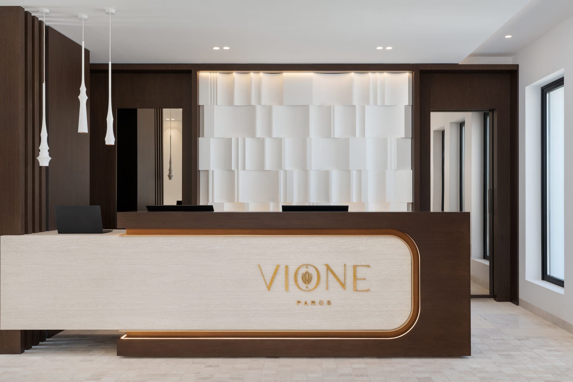 Vione Paros