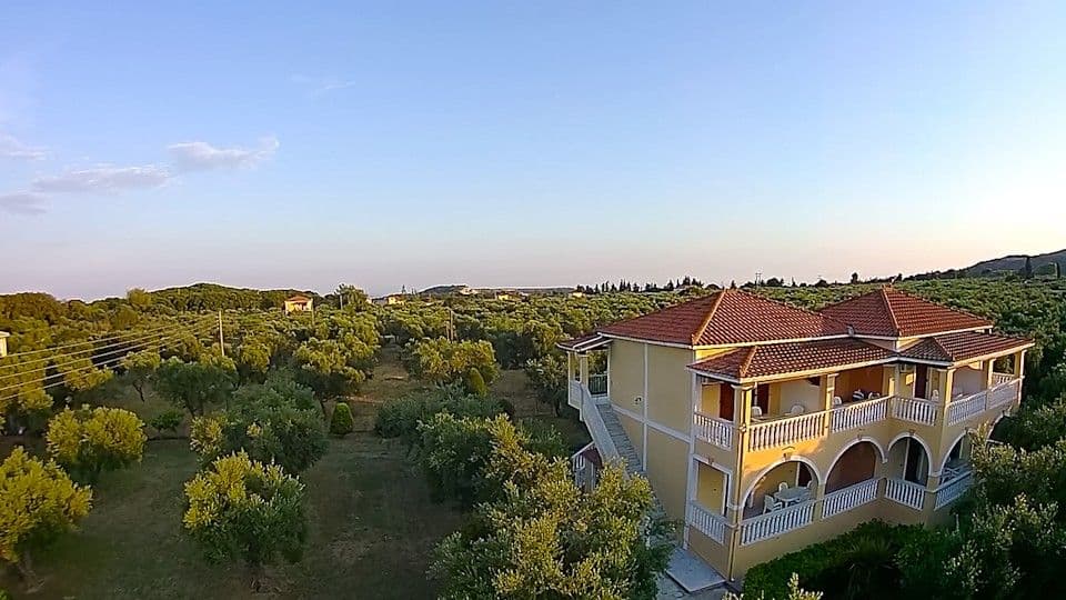 Dimaras Apartments