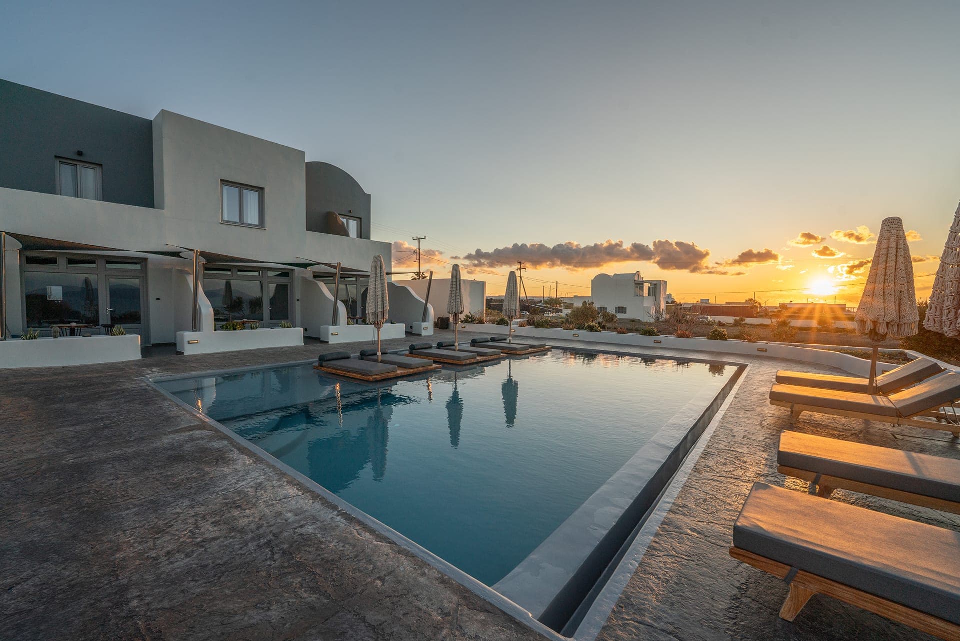 Volcanic Arc Santorini Suites