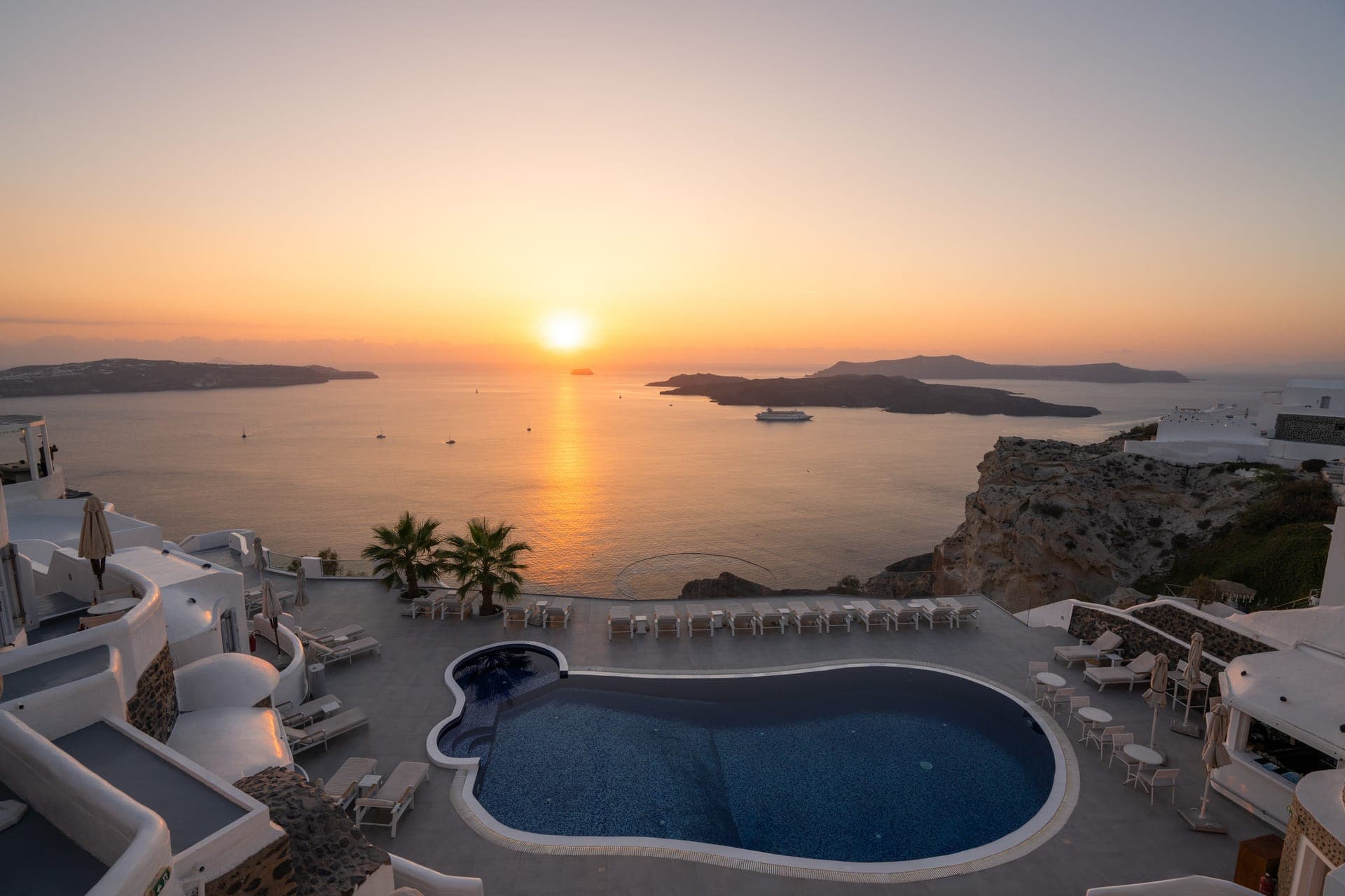 Volcano View Hotel Santorini