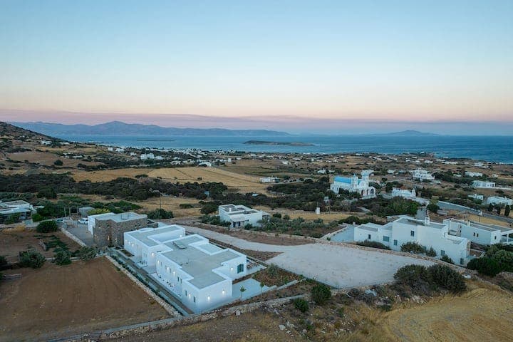 White & Rocks Paros