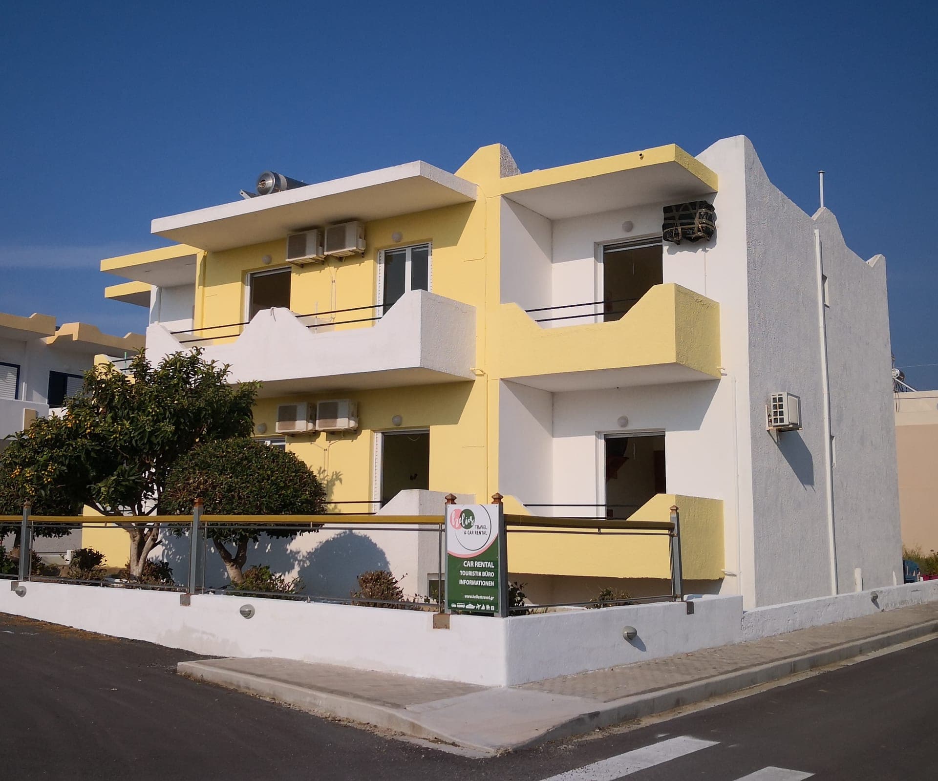 Yiannis Apartments
