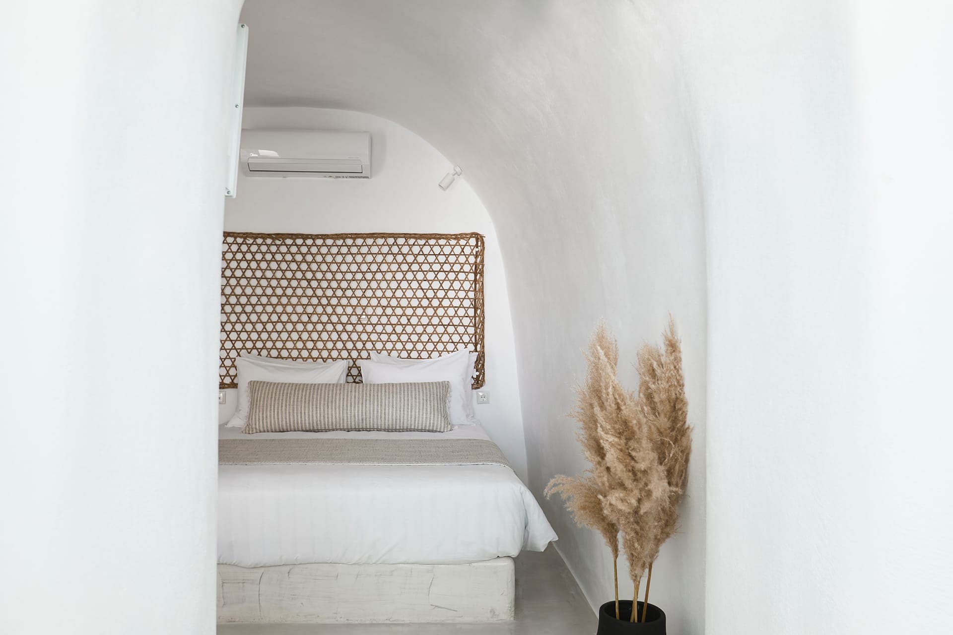 You and Me Suites Oia