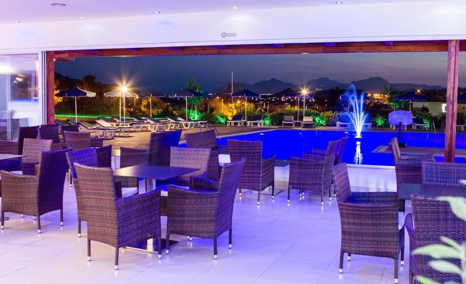 Zoes Hotel