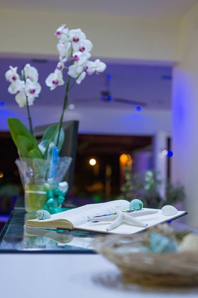 Zoes Hotel