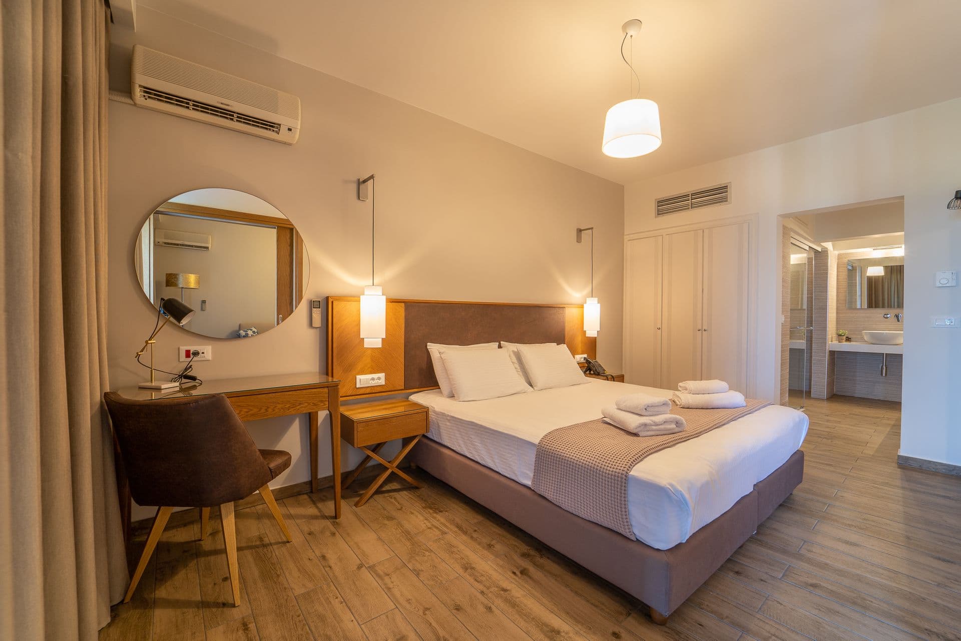 Deluxe Suite with Sea View