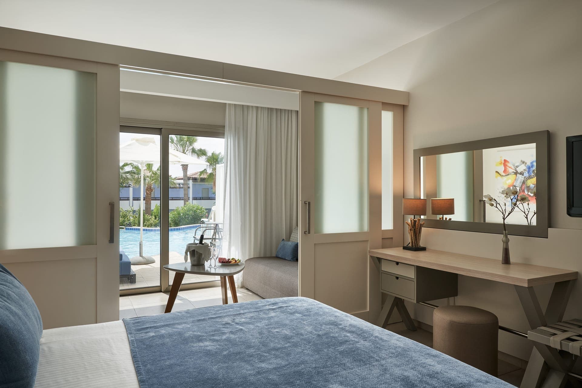 Premium Family Room Sliding Doors Swim up with Outdoor Whirlpool