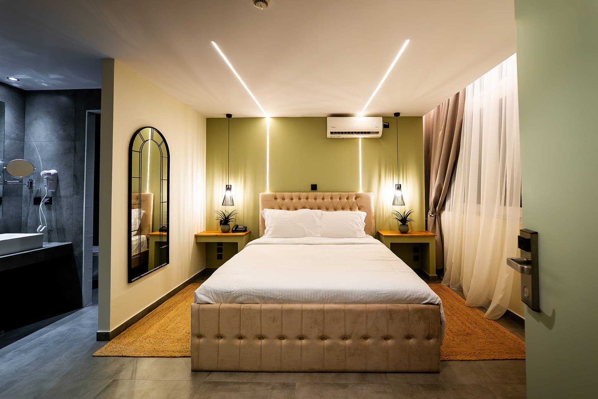 Deluxe Suite with Acropolis View