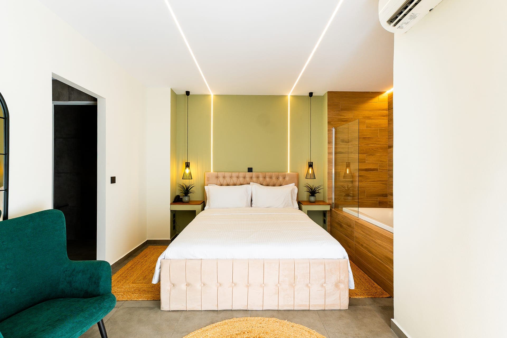 Deluxe Suite with Jacuzzi
