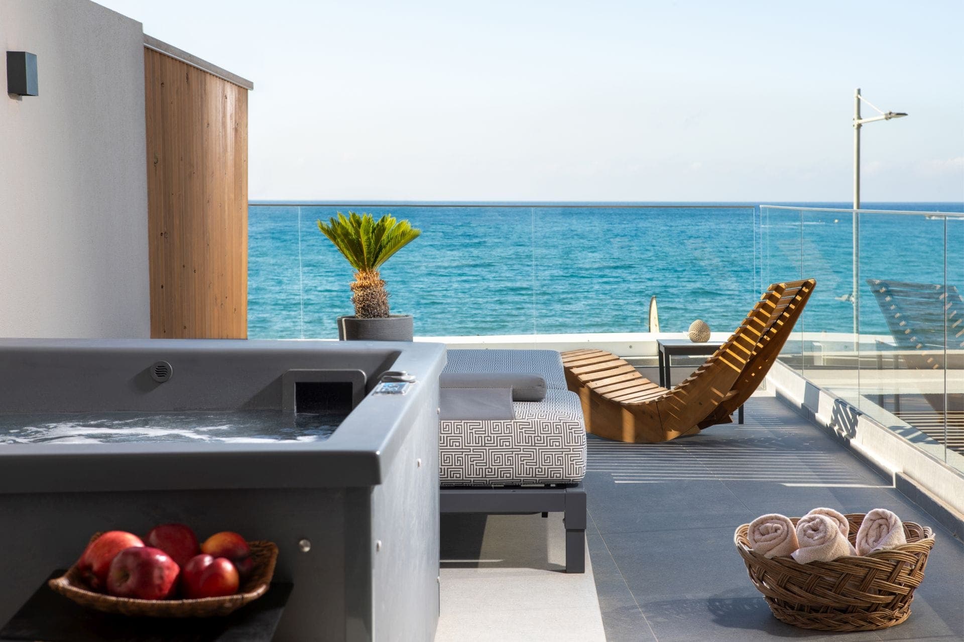 Superior Family Suite Sea view with Outdoor Jacuzzi