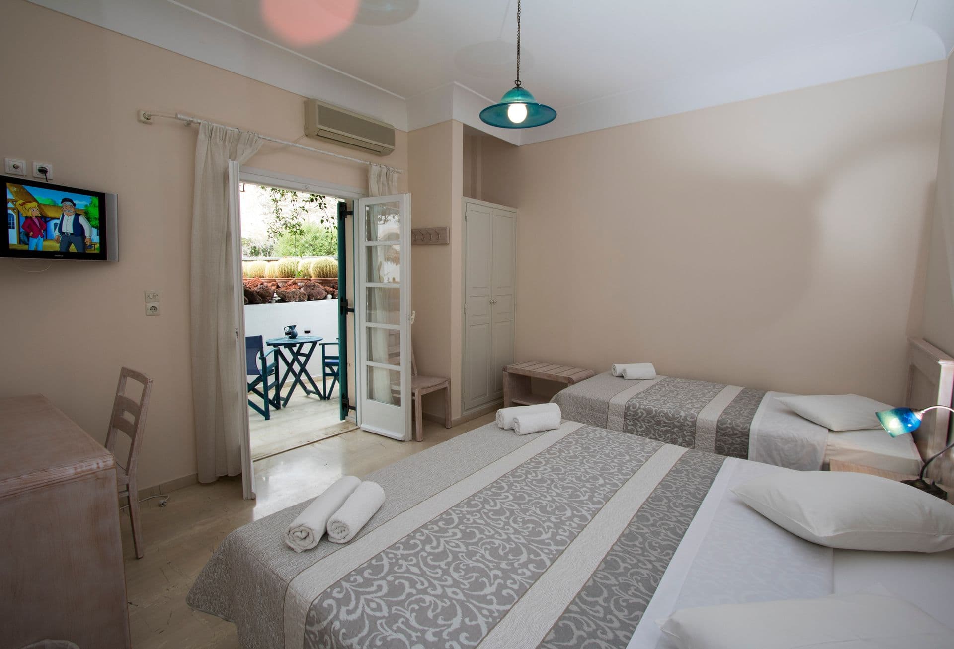 Triple Room