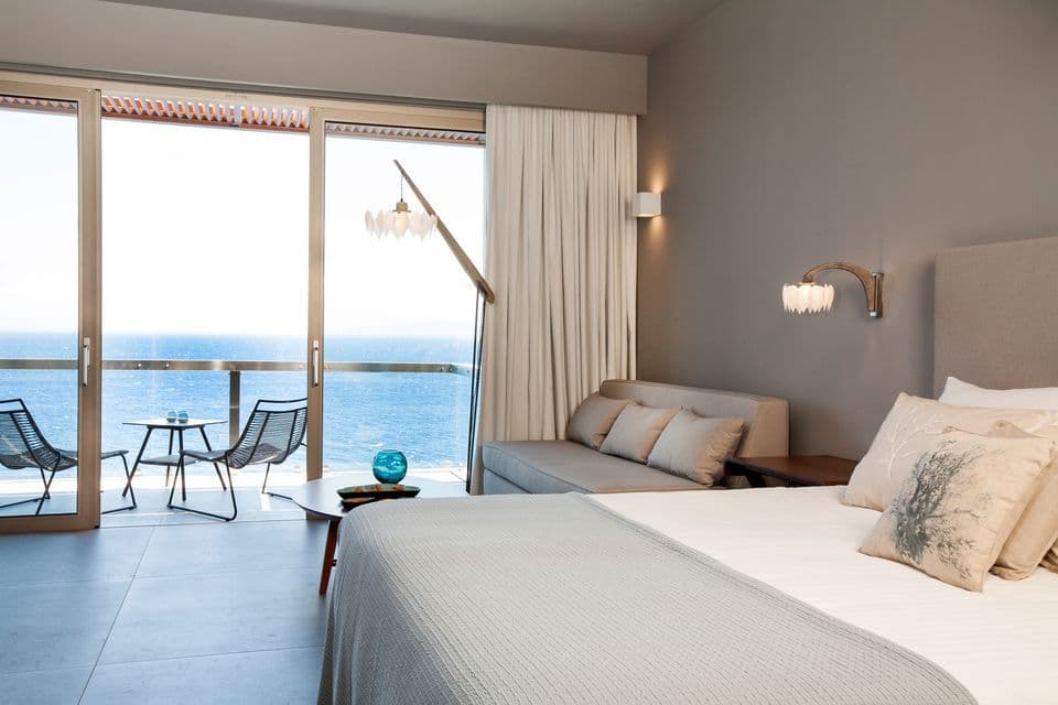 Deep Blue Bungalow Suite - Waterfront