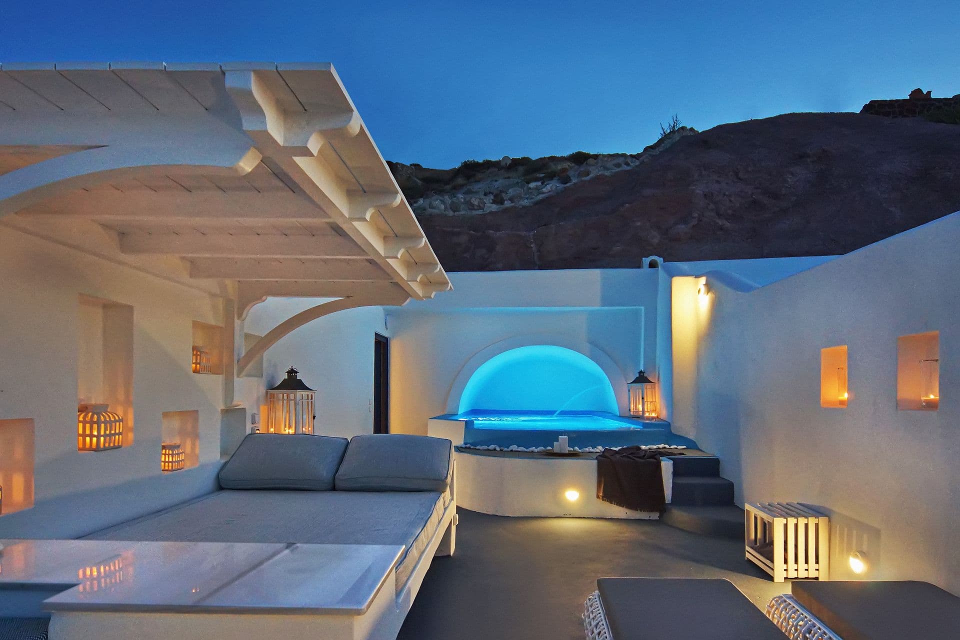 Cave Pool Suite in Santorini Astarte Suites Hotel