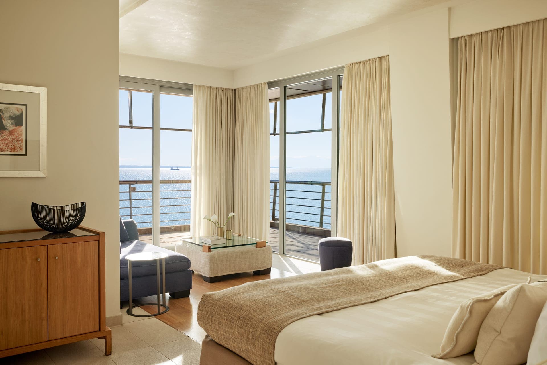 Deluxe Junior Suite - Front Sea View [35-42 m²]