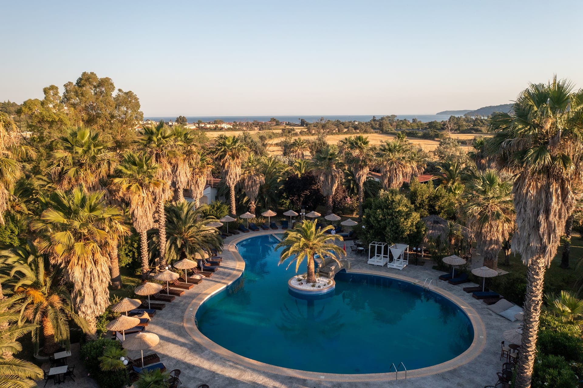 2 Bedrooms Luxury Suite Pool View