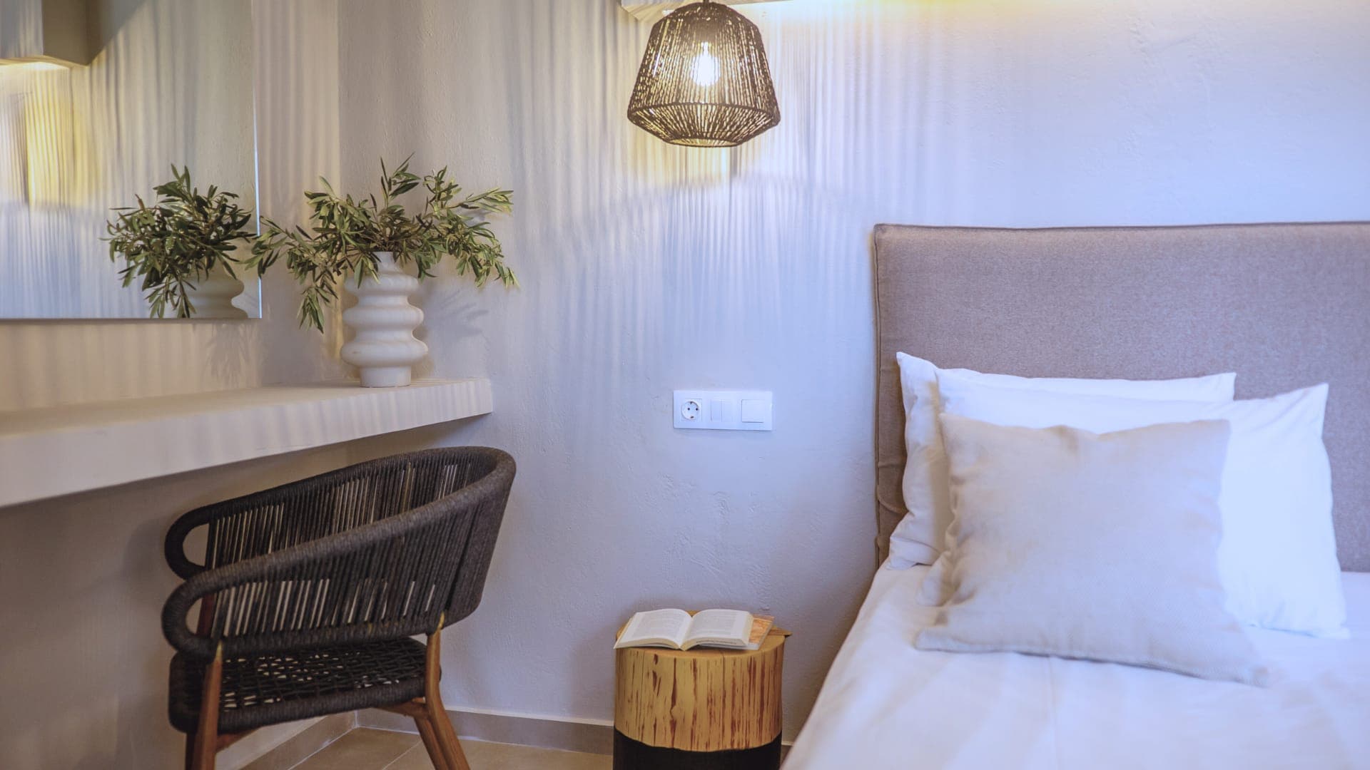 One Bedroom Sea View Apartment
