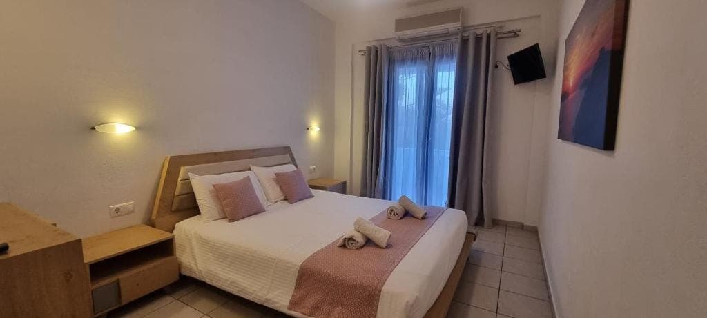 Superior Double Room With Side Sea View & Mountain View