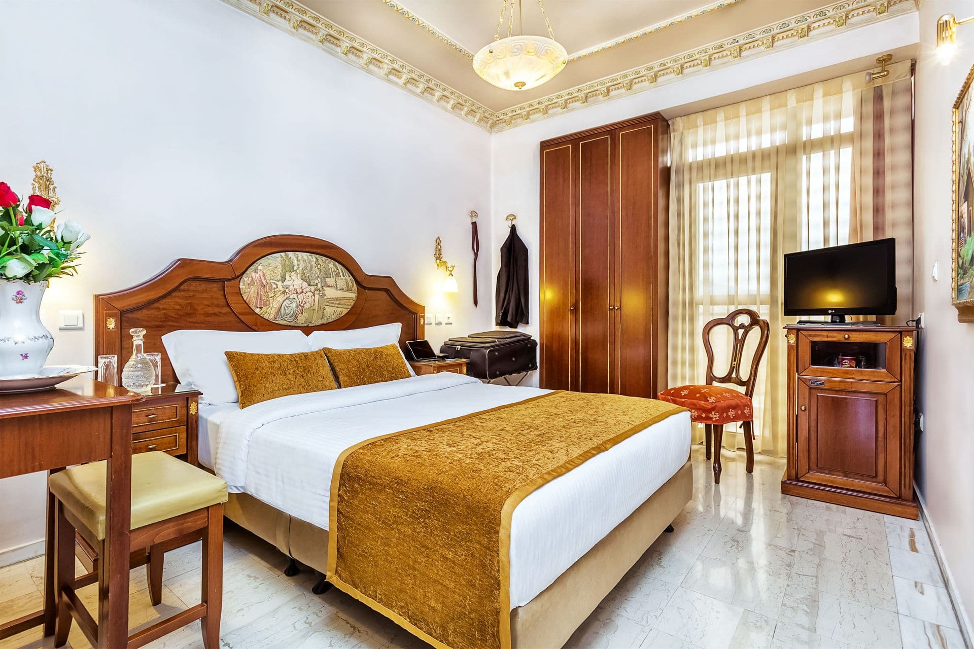 Standard (King Bed) City View