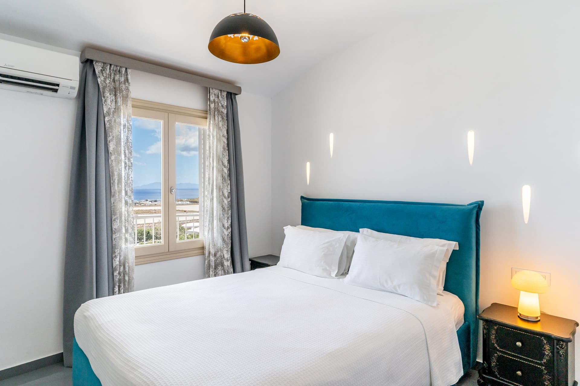 Senior Suite with Sea View & Outdoor Jetted Tub