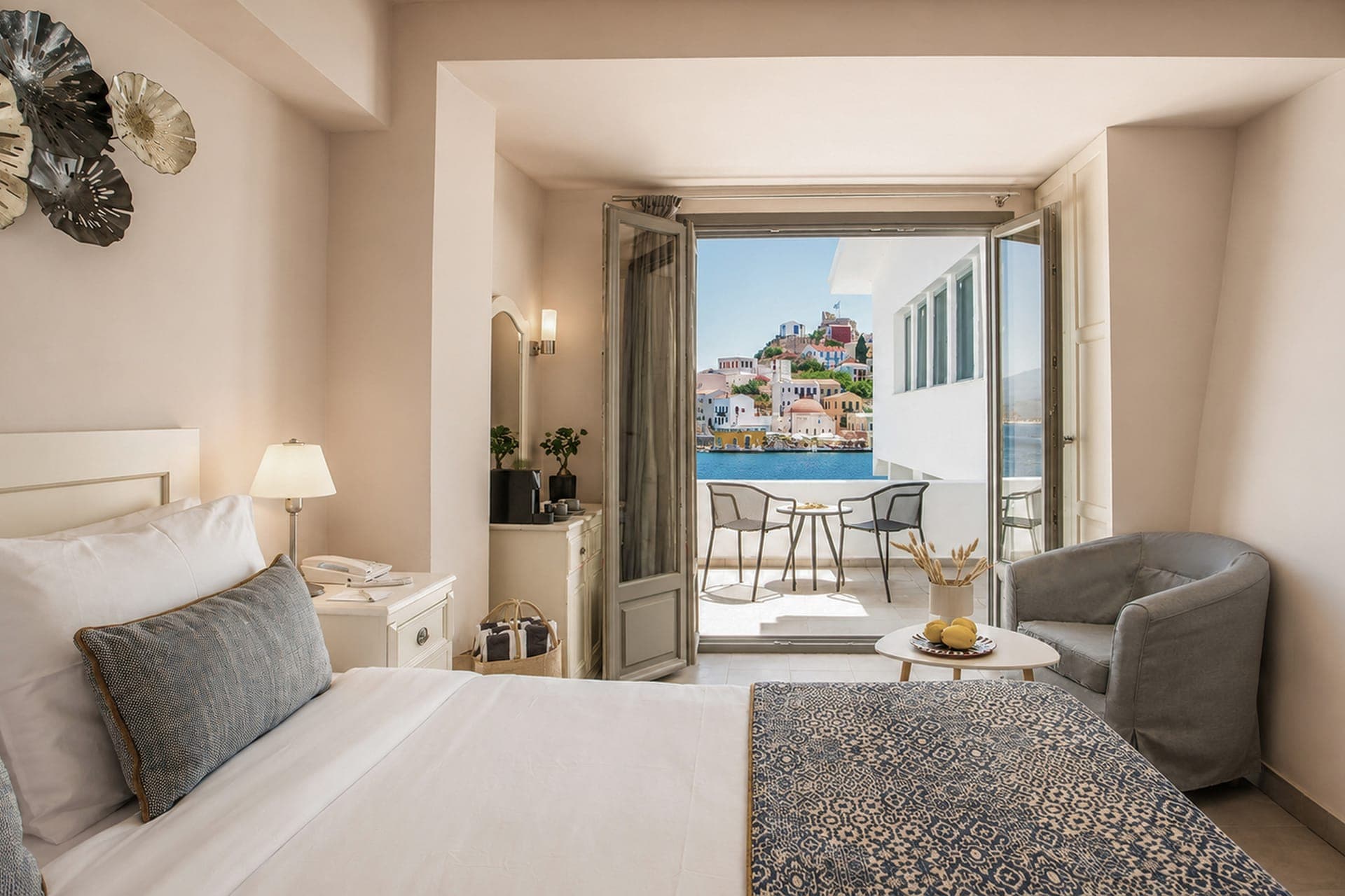 Corner-Petit Classic with Sea View