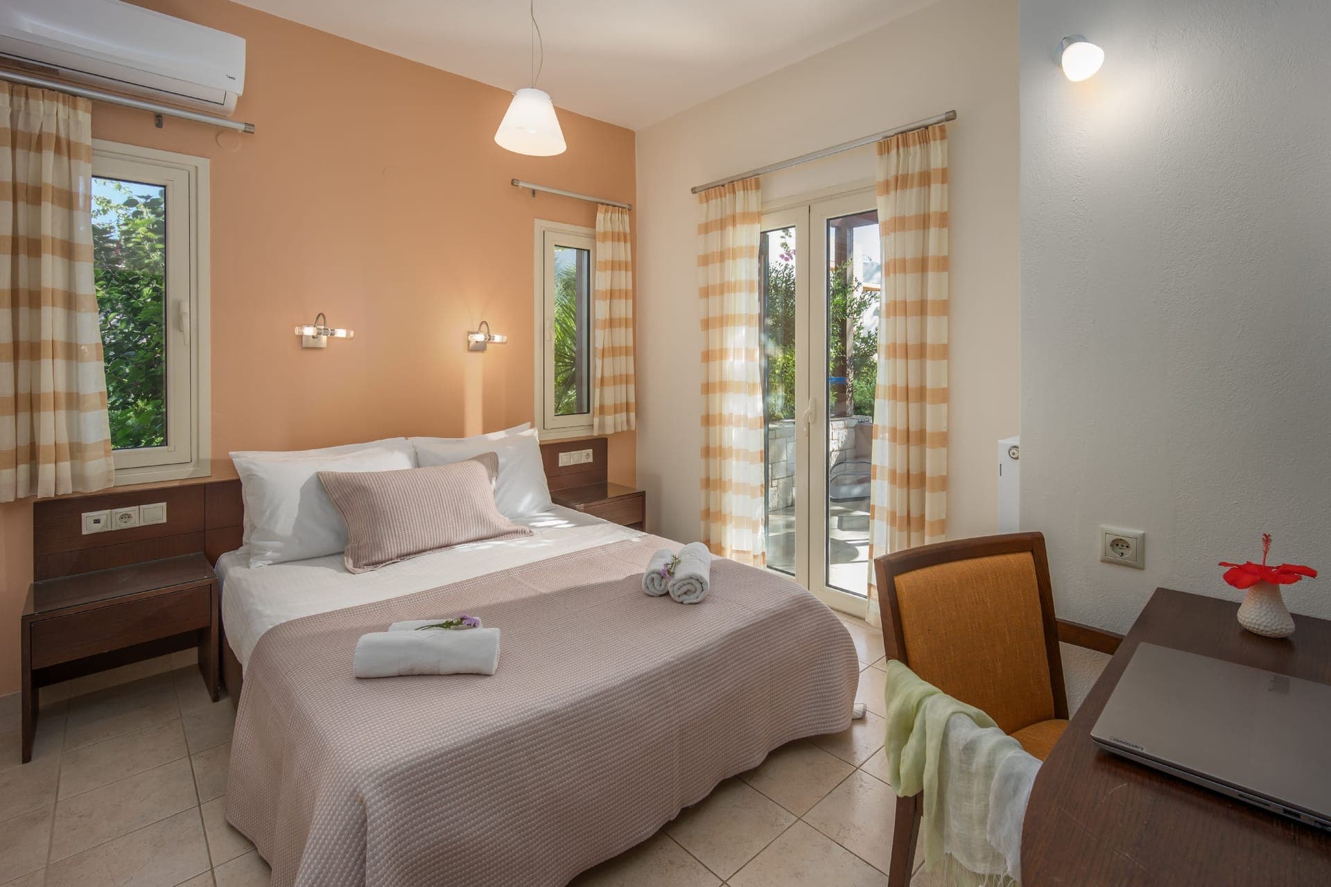 Superior 2-Bedroom Apartment
