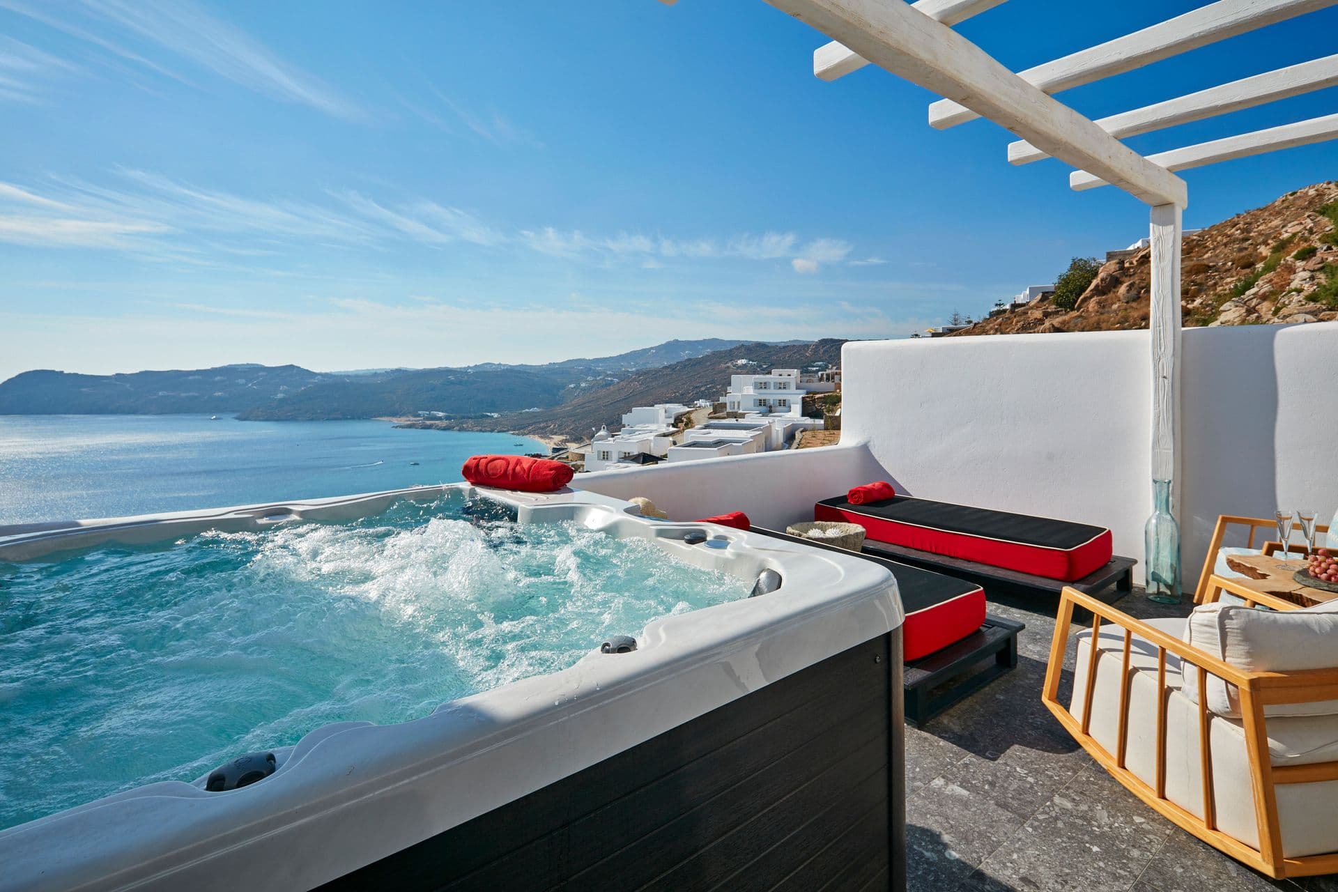GRAND MYSTIQUE Suite with outdoor jacuzzi 