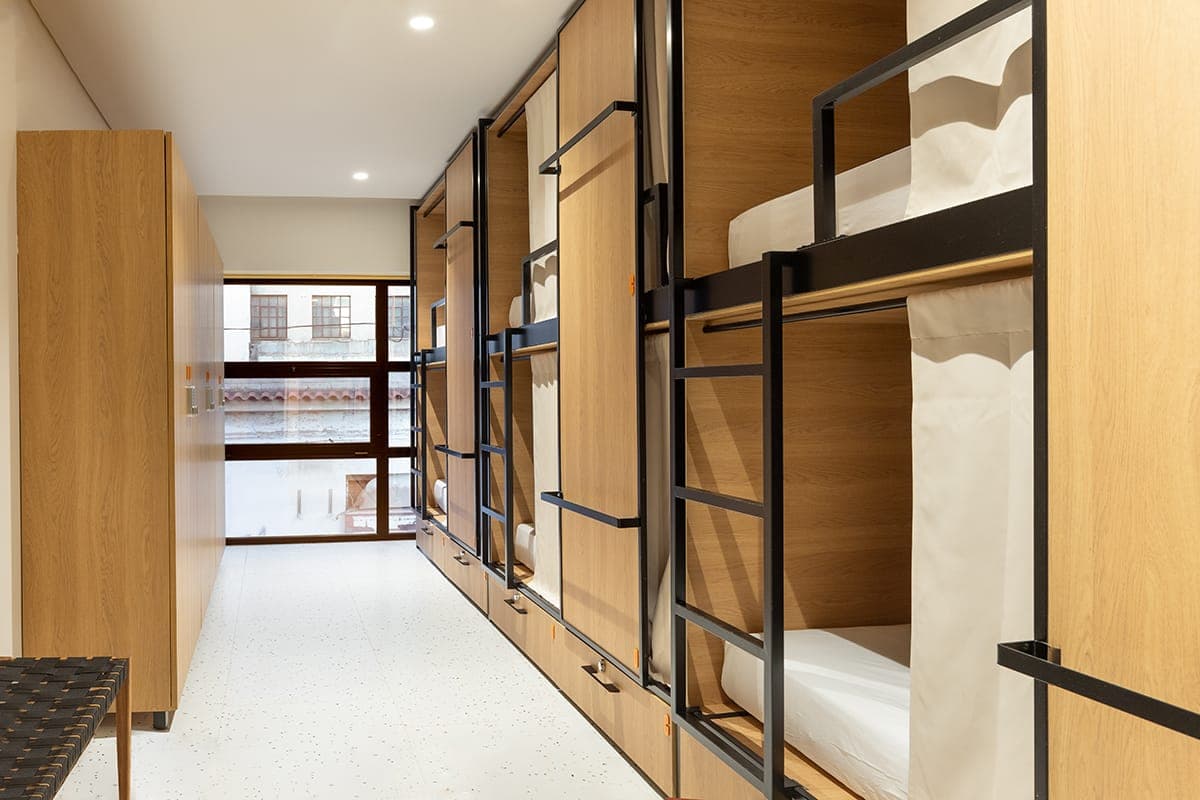 Bed in 6-bed Mixed Dorm