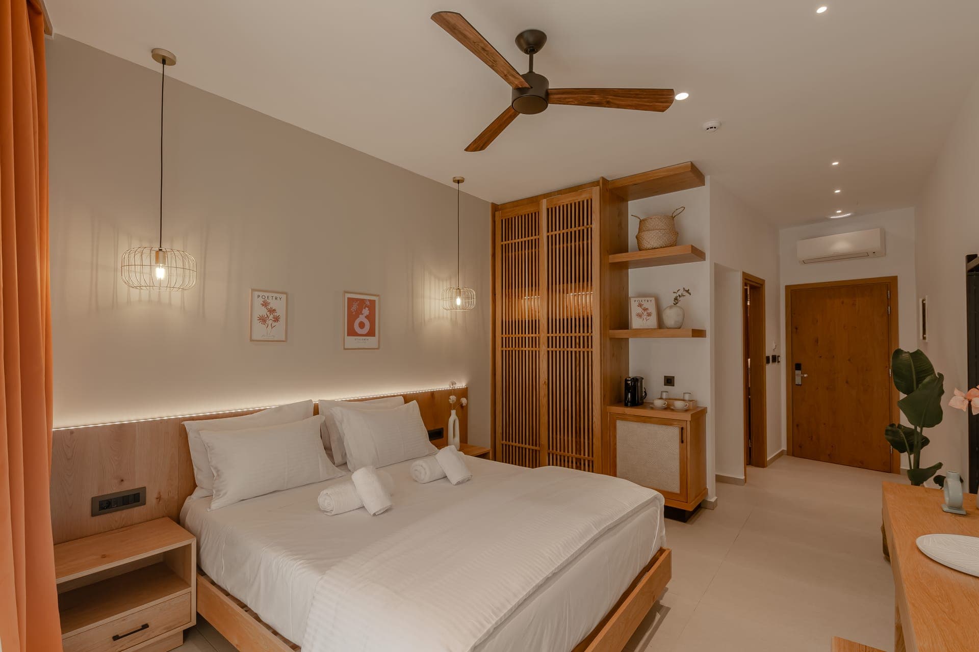 Executive Pool Suite – Mobility Access