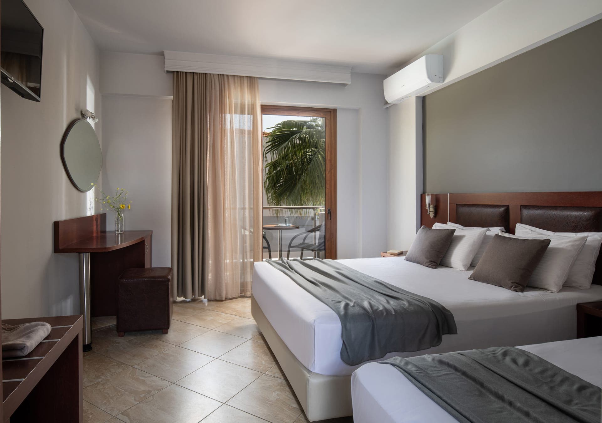 Comfort Pool view Room