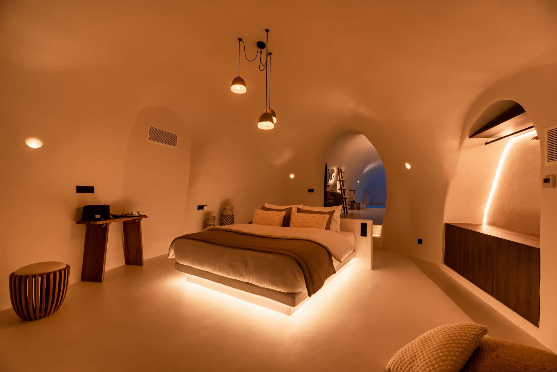 Honeymoon Suite
