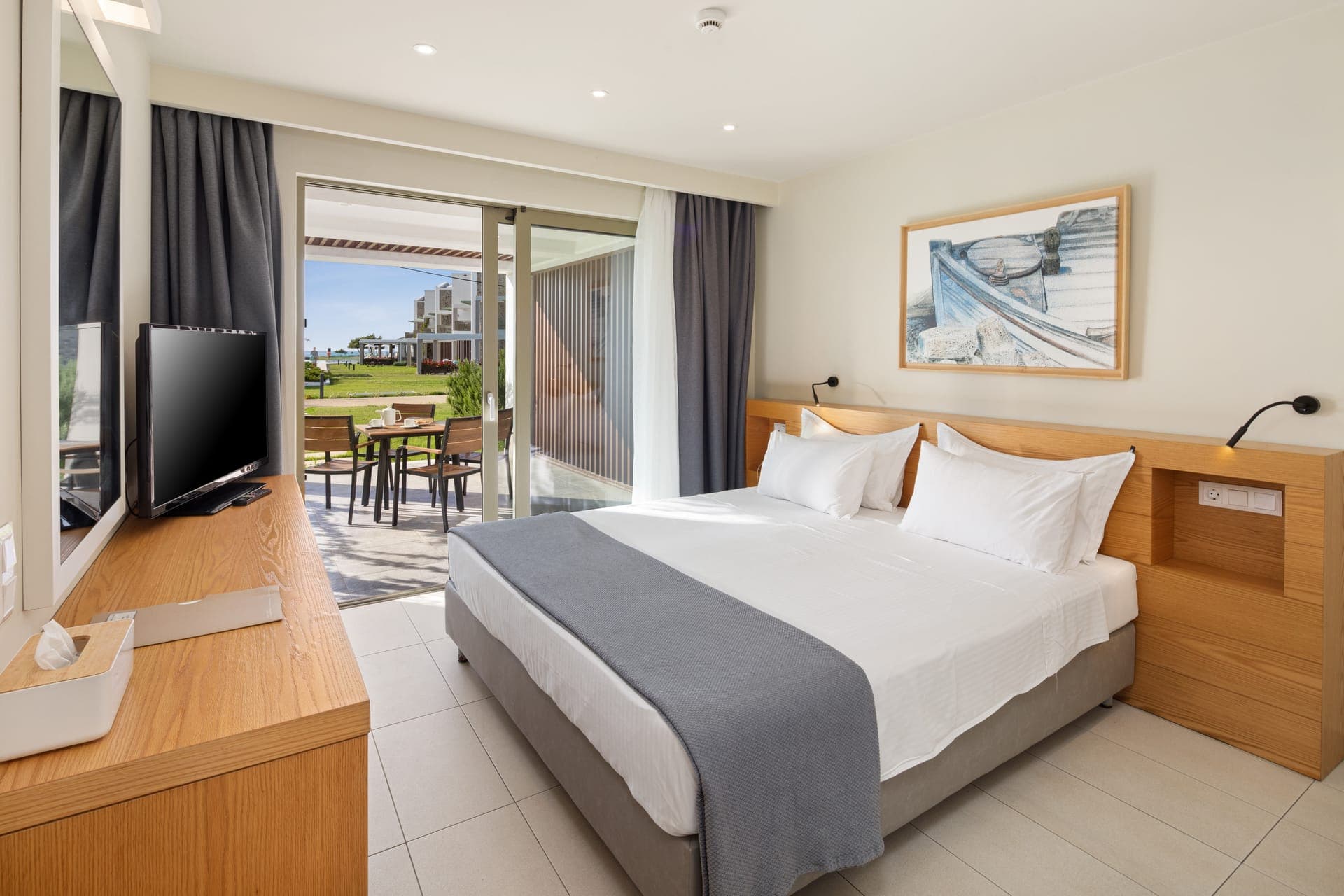 Double Suite with Limited Sea View and Garden View