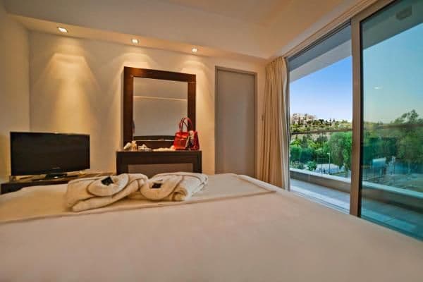 Family Room with Balcony and Acropolis view